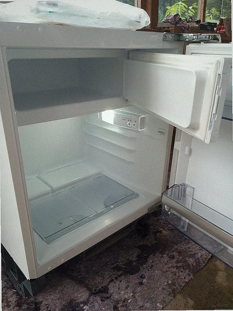 AEG OSF5O880ES Einbaukühlschrank mit Gefrierfach, Nischenhöhe 88 cm, 124 L