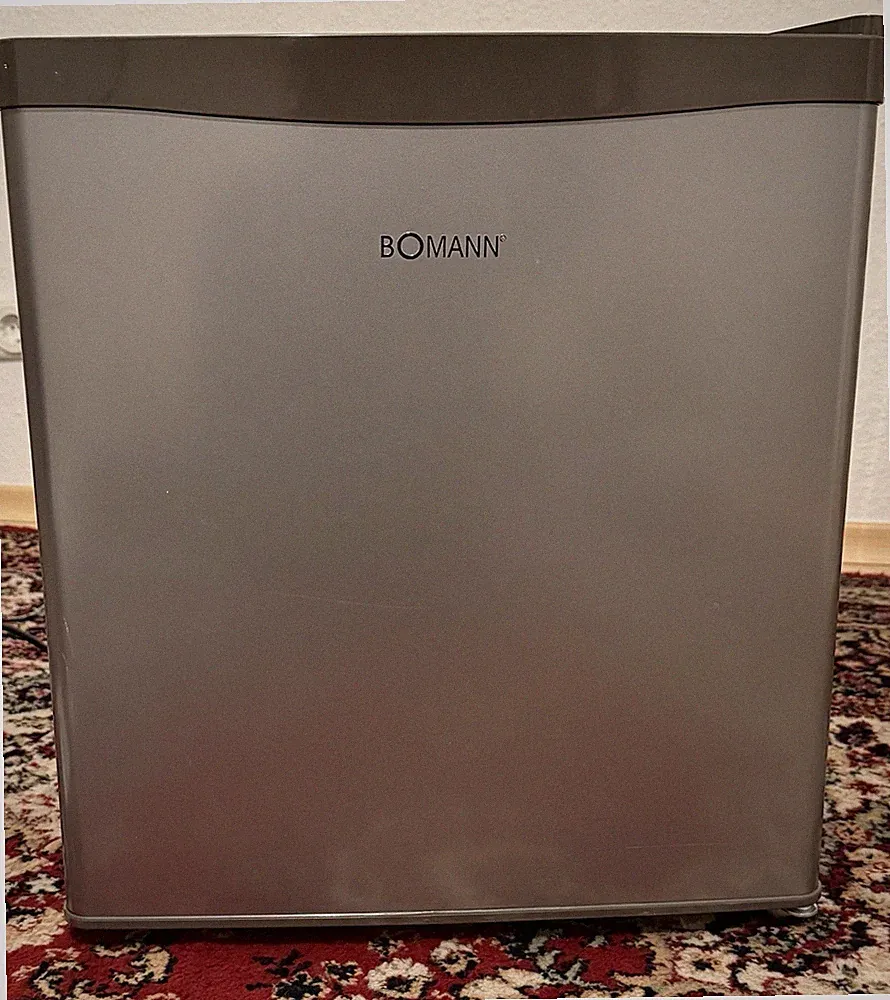 Bomann Mini Kühlschrank 45L mit Gefrierfach Wie Neu. Siehe Fotos.