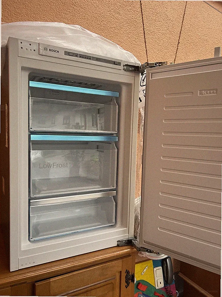 Bosch GIV21ADD0 Serie 6 Einbau Gefrierschrank, wie neu.