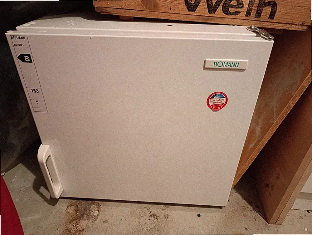 Kleiner Kühlschrank mit Gefrierfach + Temperaturregler