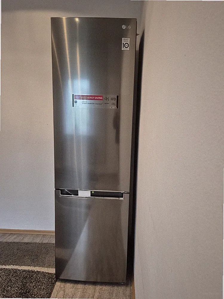 Neue Kühlgefrierkombination LG GBP52PZNCN1 Serie 5 in Platinum Silver