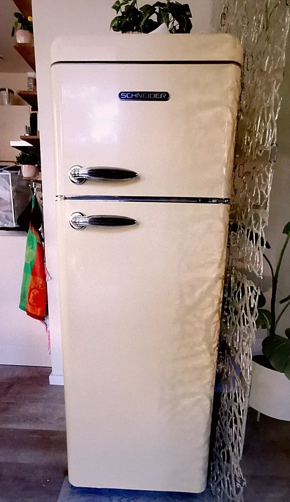 Retro Kühlschrank mit Gefrierfach-Schneider-lichtgelb- ca.150 cm hoch, 1. Hand